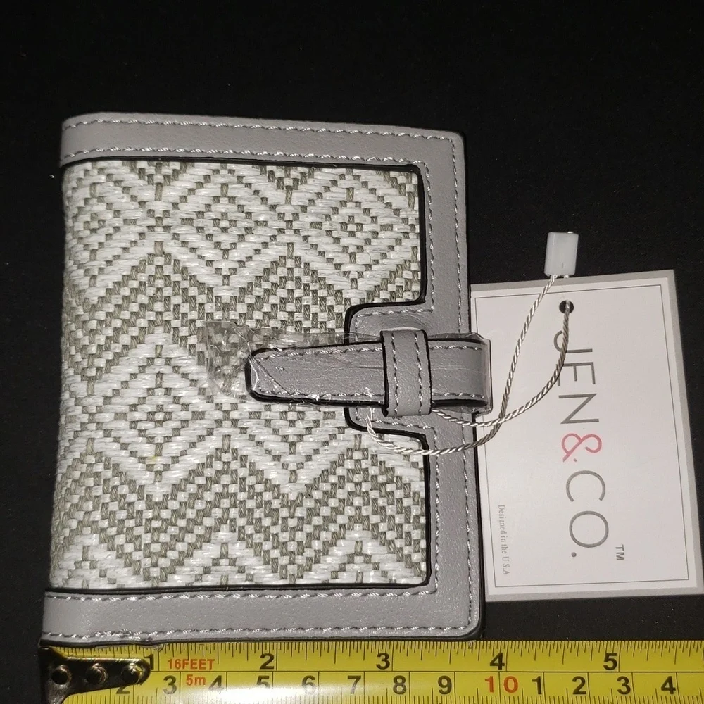 NWT- Jen & Co Folding Wallet. Grey & White Chevron. Model WL2066 - Picture 7 of 7